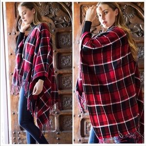 RED PLAID SOFT- Poncho Ruana